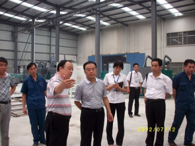 2012.7.12日李國忠教授到我公司參觀考察、指導(dǎo)工作