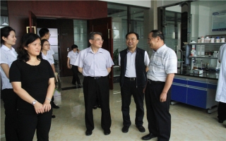 廢棄物資源化國家工程研究中心、昆明理工大學(xué)孫可偉教授,棄物資源化國家工程研究中心常務(wù)副主任、昆明理工大學(xué)教授李如燕博士蒞臨指導(dǎo)